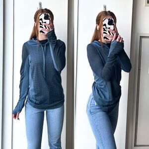 Under Armour Mesh Sweatshirt Blue Cowlneck Pullover Lightweight Sweater - Size M